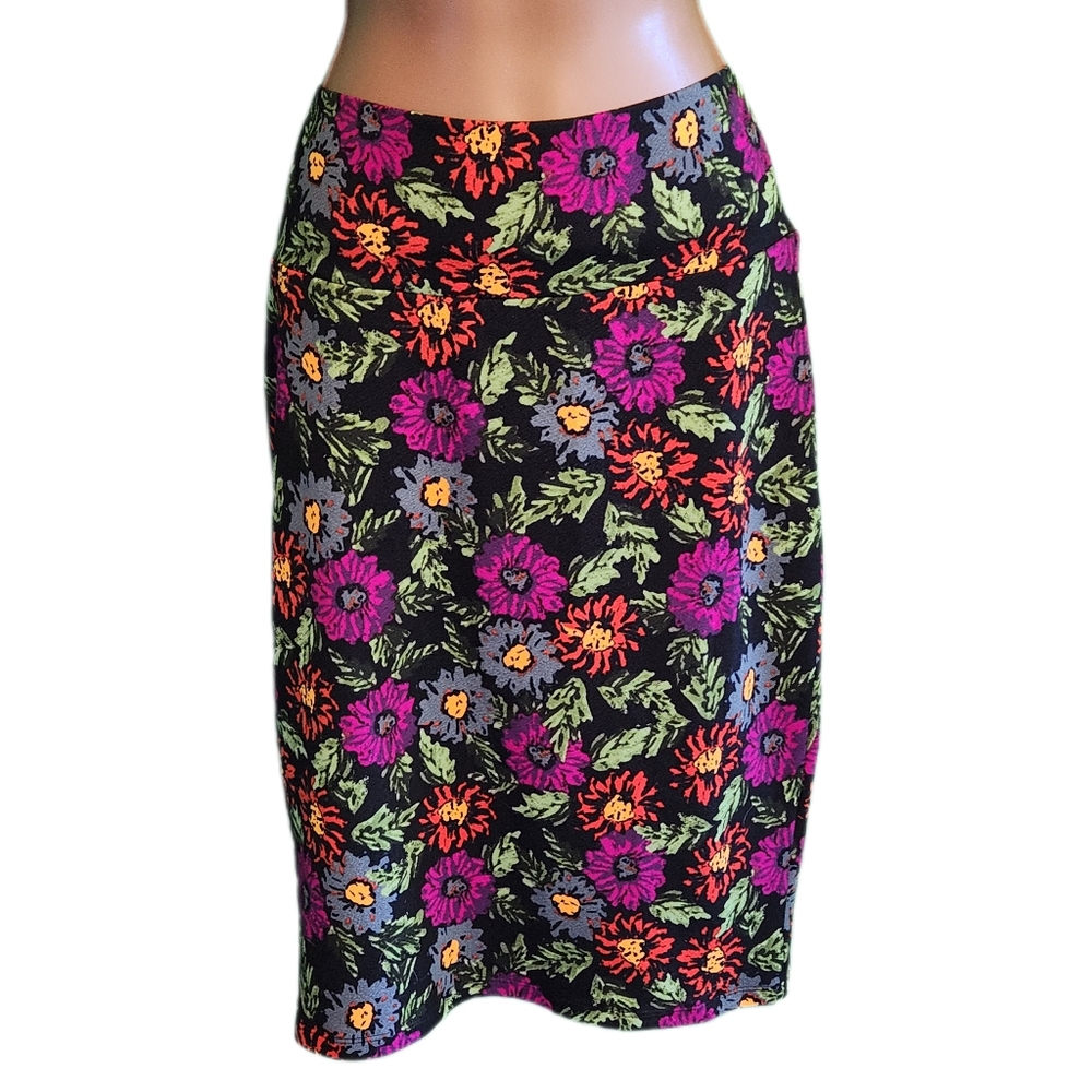 NWOT LuLaRoe Flowers Skirt (Large)